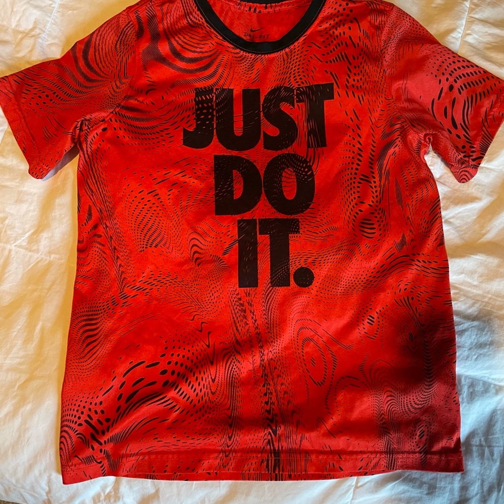 Nike Just Do It logo shirt EUC - Picture 1 of 2